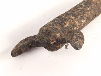 1.Weltkrieg, mir unbekanntes Ausrüstungsteil, vermutlich Teil einer Lafette oder ähnliches, ungereinigter Bodenfund aus alter Sammlung.. Gesamtlänge etwa 70cm