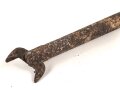 1.Weltkrieg, mir unbekanntes Ausrüstungsteil, vermutlich Teil einer Lafette oder ähnliches, ungereinigter Bodenfund aus alter Sammlung.. Gesamtlänge etwa 70cm