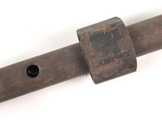 Fahrzeugteil Wehrmacht ? Durchmesser 28mm, Gesamtlänge 81cm. Originallack