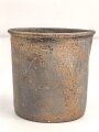 1.Weltkrieg Trinkbecher, Ausführung in Eisenblech, datiert 1916, ungereinigtes Stück