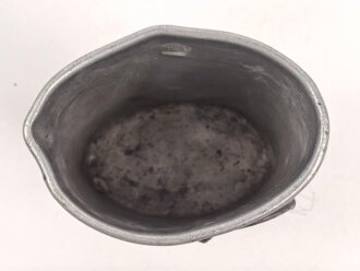 1.Weltkrieg Trinkbecher, Ausführung in Aluminium, datiert 1914, ein Bügel fehlt