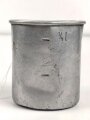1.Weltkrieg Trinkbecher, Ausführung in Aluminium, datiert 1914, ein Bügel fehlt
