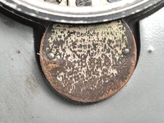 Luftwaffe Borduhr Bo-Uk 1 Bauart Junghans, defekt, eingebaut in dekoratives REPRO Aussenhautblech