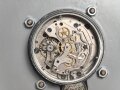 Luftwaffe Borduhr Bo-Uk 1 Bauart Junghans, defekt, eingebaut in dekoratives REPRO Aussenhautblech