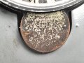 Luftwaffe Borduhr Bo-Uk 1 Bauart Junghans, defekt, eingebaut in dekoratives REPRO Aussenhautblech