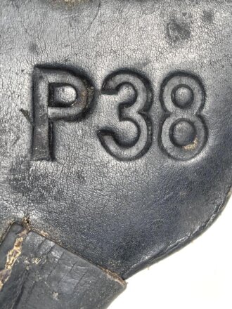 Pistolentasche P38 Wehrmacht. Ohne Herstellerstempel, das Magazinfach abgetrennt., Verschlussriemen erneuert