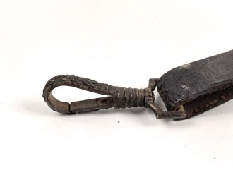 Kaiserreich, Gehänge für einen Säbel. Angetrocknetes Lackleder, leicht defekt