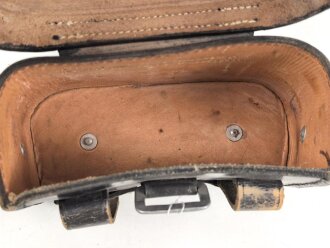 Koppeltasche für Sanitätspersonal. Geschwärztes Leder, keine Markierungen