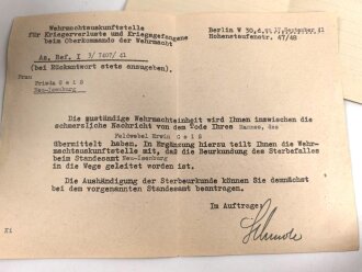 Konvolut Feldpost eines im Juli 1941 in Finnland gefallenen Infanteristen . Insgesamt knapp 100 Belege, davon einige Fotos sowie Anschreiben zum Thema Heldentod.
