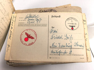 Konvolut Feldpost eines im Juli 1941 in Finnland gefallenen Infanteristen . Insgesamt knapp 100 Belege, davon einige Fotos sowie Anschreiben zum Thema Heldentod.