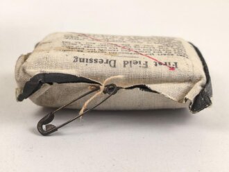 Großbritannien 2. Weltkrieg, Verbandspäckchen " First Field Dressing" datiert 1944, kleines Modell