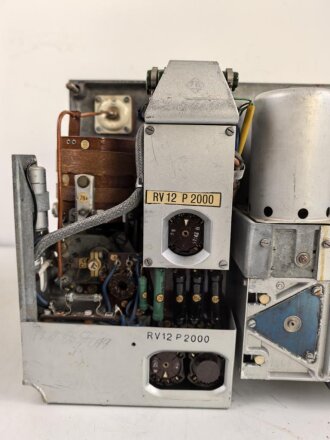 80 Watt Sender a  ( 80 W.S.a ) datiert 1943 ( für Panzerspähwagen und Schützenpanzer) überlackiertes Stück , ungereinigt,  Funktion nicht geprüf