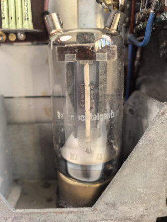 80 Watt Sender a  ( 80 W.S.a ) datiert 1943 ( für Panzerspähwagen und Schützenpanzer) überlackiertes Stück , ungereinigt,  Funktion nicht geprüf