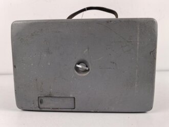 Radione R2, Empfangsgerät Wehrmacht Truppenbetreuung. Die Nachkriegsgeräte sind ähnlich, haben aber zum Beispiel Königsberg nicht im Suchfeld. Typenschild fehlt, vermutlich überlackiertes Stück, Funktion nicht geprüft