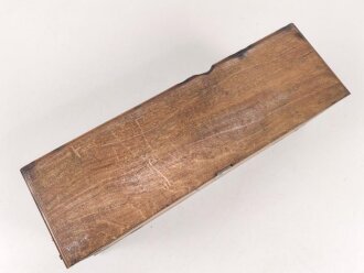 Klappenschrank, sicherlich zivile Ausführung. Maße etwa 15 x 46 x 15cm. Ungereinigt, Funktion nicht geprüft