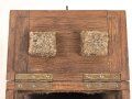 Zuschaltbarer Batteriekasten, sicherlich zivile Ausführung. Maße etwa 9 x 15 x 16cm. Ungereinigt, Funktion nicht geprüft