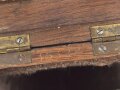 Zuschaltbarer Batteriekasten, sicherlich zivile Ausführung. Maße etwa 9 x 15 x 16cm. Ungereinigt, Funktion nicht geprüft