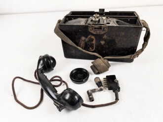 Feldfernsprecher 33 der Wehrmacht. Ungereinigtes Stück, datiert 1940, Funktion nicht geprüft
