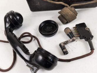 Feldfernsprecher 33 der Wehrmacht. Ungereinigtes Stück, datiert 1940, Funktion nicht geprüft
