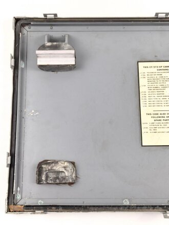 U.S.Army, Deckel für CY-573 / UP Carrying case. Originallack, Maße etwa 40 x 62cm. Alter unbekannt