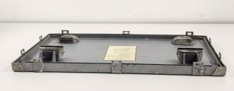 U.S.Army, Deckel für CY-573 / UP Carrying case. Originallack, Maße etwa 40 x 62cm. Alter unbekannt