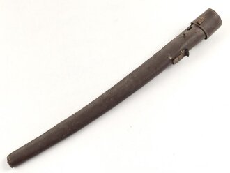 Tragebehälter für einen Ersatzlauf MG15 Luftwaffe. Ersatzmaterial, so zur Erdkampfausführung geführt.. Ungereinigt, defekt