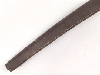 Tragebehälter für einen Ersatzlauf MG15 Luftwaffe. Ersatzmaterial, so zur Erdkampfausführung geführt.. Ungereinigt, defekt