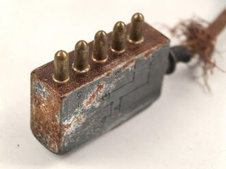 Handapparat für einen Feldfernsprecher 33 der Wehrmacht. Ungereinigt, die Kapseln fehlen