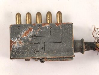 Handapparat für einen Feldfernsprecher 33 der Wehrmacht. Ungereinigt, die Kapseln fehlen