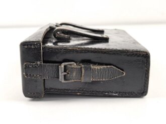 Schnurloser Überträger Wehrmacht datiert 1937. Guter Gesamtzustand, Funktion nicht geprüft, in Tasche, diese ebenfalls aus den 1930iger Jahren