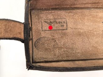 Schnurloser Überträger Wehrmacht datiert 1937. Guter Gesamtzustand, Funktion nicht geprüft, in Tasche, diese ebenfalls aus den 1930iger Jahren