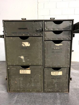 U.S.Army Field Desk Feldschreibtisch. Guter Zustand, wiegt etwa 40 Kilo. KEIN POSTVERSAND MÖGLICH