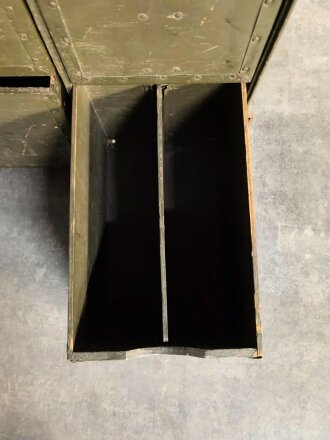 U.S.Army Field Desk Feldschreibtisch. Guter Zustand, wiegt etwa 40 Kilo. KEIN POSTVERSAND MÖGLICH