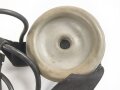 Kopffernsprecher Modell 1935/ 40 Wehrmacht. Ungereinigtes Stück, datiert 1939. Nicht Vollständig, Gummimuscheln weich. Im Transportkasten, dieser original lackiert, lässt sich aber aufgrund des anscheinend verbogenen Scharniers nicht schliessen