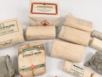 Grosses Konvolut Sanitätsmaterial, teils Wehrmacht, teils Zivil