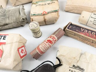 Grosses Konvolut Sanitätsmaterial, teils Wehrmacht, teils Zivil