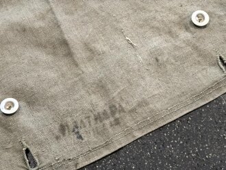 Feldgraue Zeltbahn im Stil der Deutschen Plane im 1. Weltkrieg. Undeutliche Stempelung, Alter und Herkunft unbekannt
