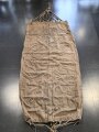 Hängematte aus rotbraunem Webleinen, keine Stempelung, vermutlich kaiserliche Marine. Maße ohne Schnüre etwa 95 x 200cm