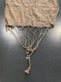 Hängematte aus rotbraunem Webleinen, keine Stempelung, vermutlich kaiserliche Marine. Maße ohne Schnüre etwa 95 x 200cm