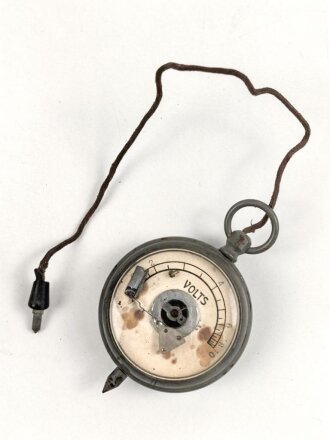Voltmeter defekt, Alter und Herkunft unbekannt.