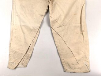 Lange, baumwollene Unterhose. Undeutlich gestempelt, Alter und Herkunft unbekannt