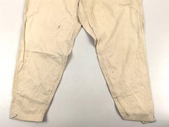 Lange, baumwollene Unterhose. Undeutlich gestempelt, Alter und Herkunft unbekannt