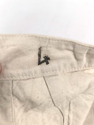 Lange, baumwollene Unterhose. Alter und Herkunft unbekannt