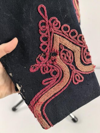 Jacke und Hose ohne Stempelung, vermutlich Richtung Algerien, Tunesien, Marokko zu verorten. Ungereinigt