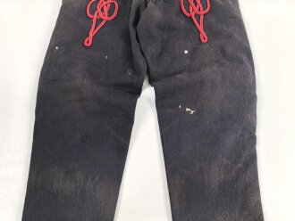Jacke und Hose ohne Stempelung, vermutlich Richtung Algerien, Tunesien, Marokko zu verorten. Ungereinigt
