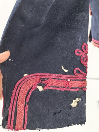 Jacke und Hose ohne Stempelung, vermutlich Richtung Algerien, Tunesien, Marokko zu verorten. Ungereinigt