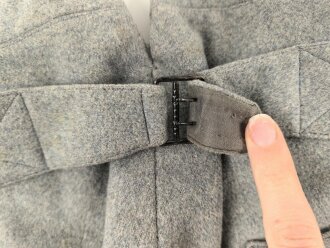 Steingraue Hose mit grünen Lampassen. Ich vermute Forst oder jagdlich . Keinerlei Stempelung, guter Zustand