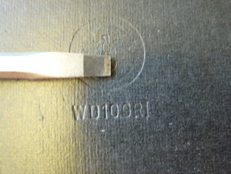 Deutscher Kleinempfänger 1938, Optisch einwandfrei,die Rückwand war gebrochen und ist "repariert". Funktion nicht geprüft