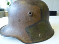 Stahlhelm Deutsch 1.Weltkrieg, unberührtes Stück mit originaler Tarnbemalung