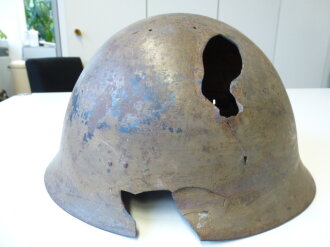 Japan 2.Weltkrieg, Stahlhelm Originallack, Schlachtfeldfund eines amerikanischen Soldaten